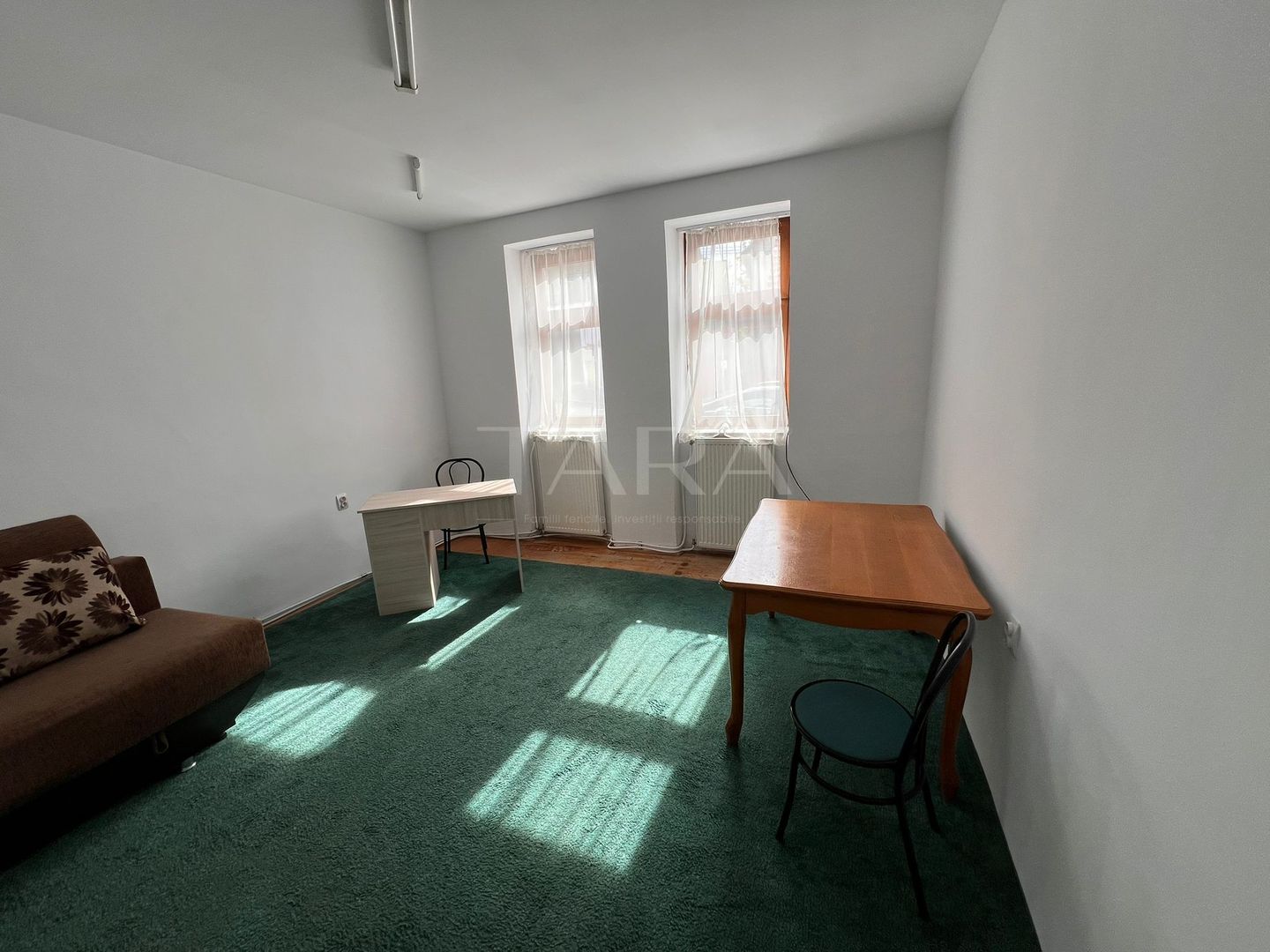 Apartament cochet în zona Gruia, cu autorizație pentru mansardare. - Poză 4