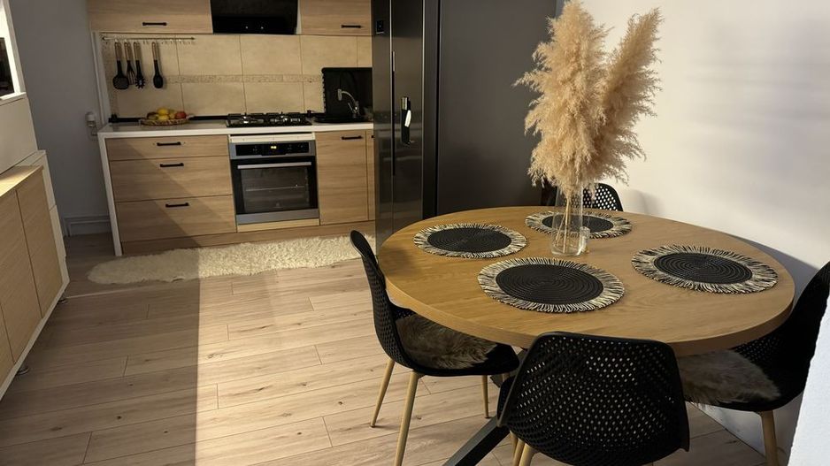 Casa | Odobescu | 3 Camere | Centrala Proprie. - Poză 1