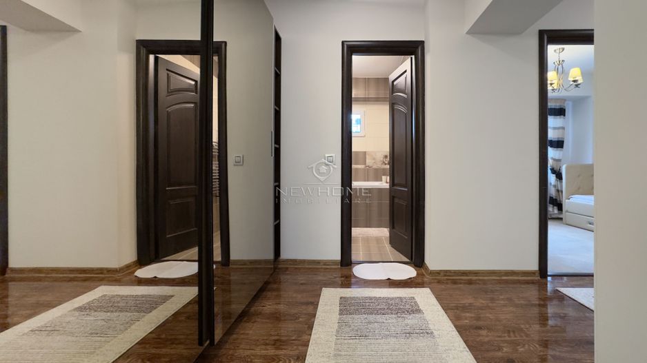 Apartament cu 3 camere, Parcare, P-ta Cipariu  zona Central - Poză 11