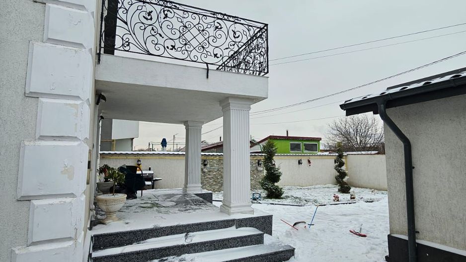 Casă / Vilă cu 5 camere de vânzare în Craiova - Poză 4