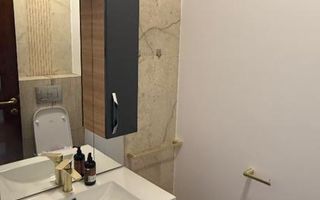 Casa individuala 5 camere zona centrala , 210 mp si garaj propriu! - Poză 2