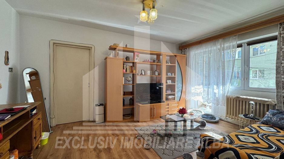 Apartament 3 camere | De vanzare | 55 mp | Etaj 1 | Cetate - Poză 1