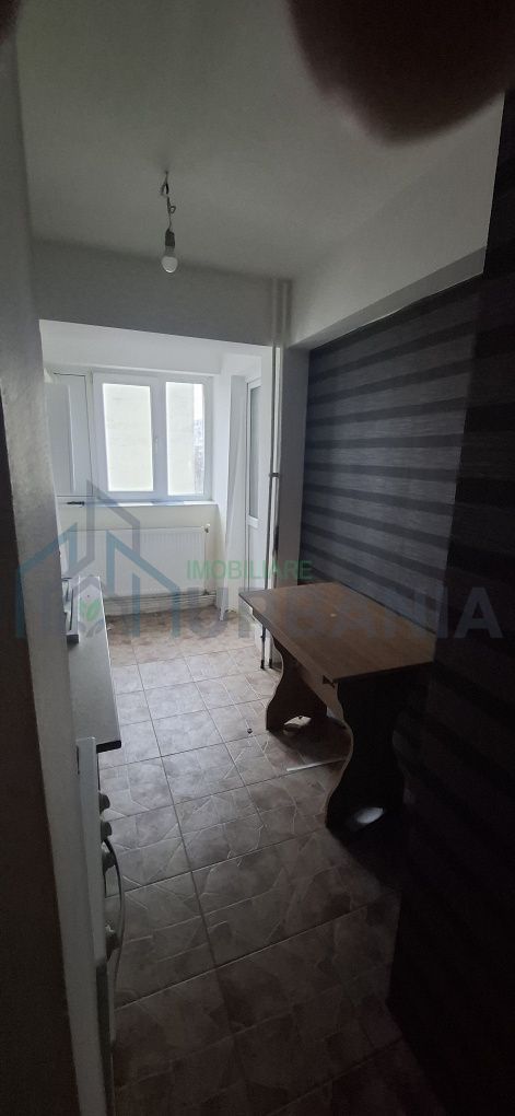 Inchiriez apartament 2 camere decomandat semi utilat - Poză 3