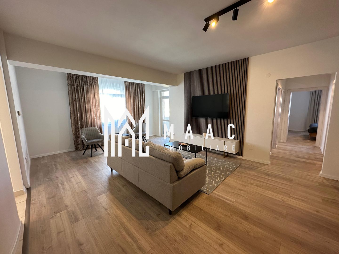 Apartament 3 camere I Lift I Modern I Balcon I Central - Poză 2