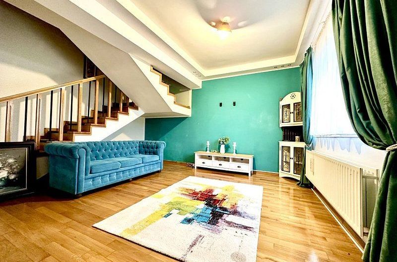 Casa la intrare în Ghiroda - Poză 2