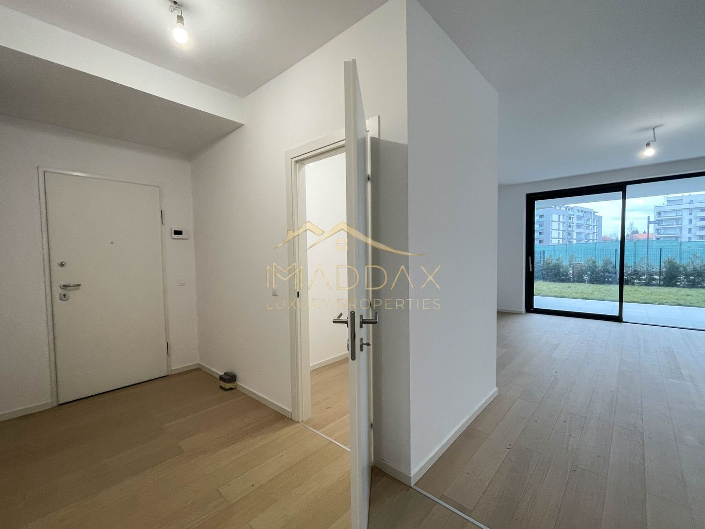 3 rooms apartment***148sqm***//65sqm garden // Baneasa - Poză 3