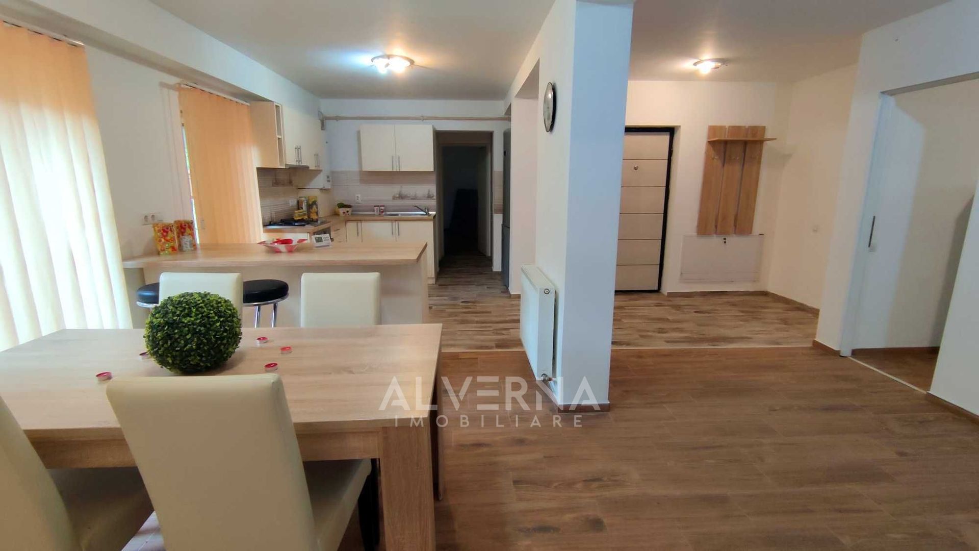 Apartament 5 camere | 105 mp | terasa | parcare | demisol | Campului - Poză 1