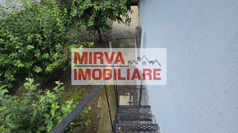🏡 Casă renovată cu 6 camere, teren 557 mp – Berceni, Prahova - Poză 25