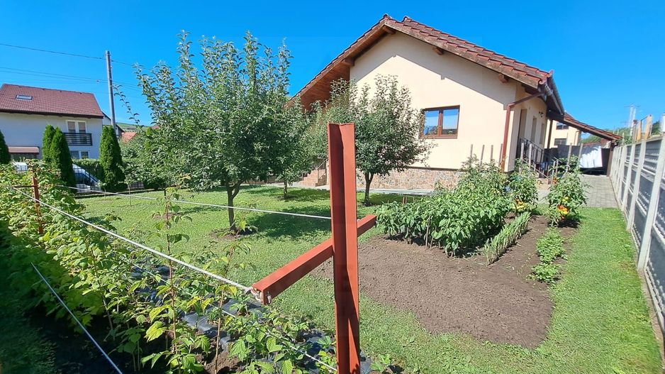 Casă individuală 5 camere cu garaj curte si gradină Șura Mare - Poză 14