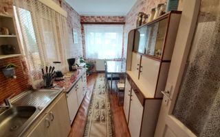 Casa de vanzare cu teren generos - Poză 8