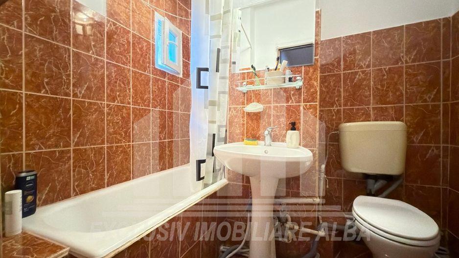 Apartament 3 camere decomandate | 70mp | Etaj 3 | Cetate - Poză 5