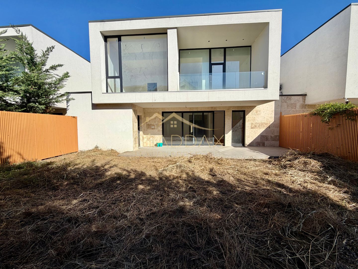 Vila Mediteraneana P+1E // 5 camere / 136 mp utili /garaj / Tunari - Poză 2