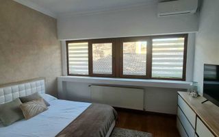 DE VANZARE APARTAMENT 4 CAMERE + CURTE | ZONA CENTRALĂ - Poză 3