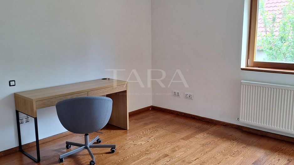 Casa deosebită în Europa – stil clasic, terase și grădină amenajata - Poză 16