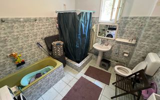 Casă spațioasă cu 2 apartamente, acces din 2 străzi – zona Lipovei - Poză 14