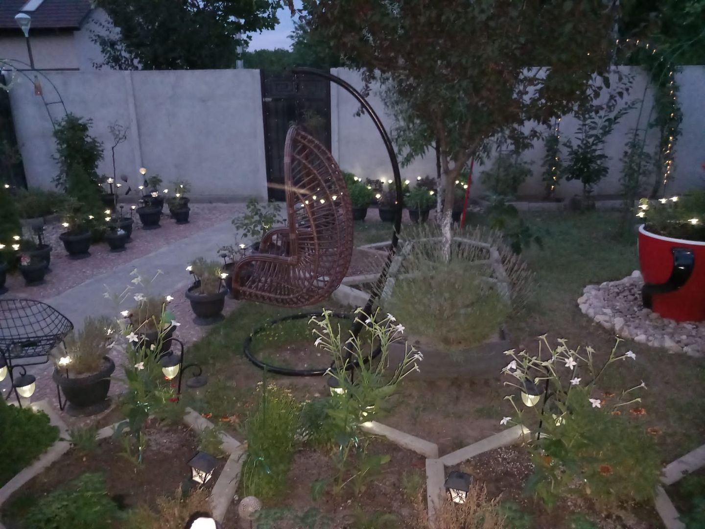 Parter cu structură pentru etaj, curte amenajată și organizare impeca - Poză 25