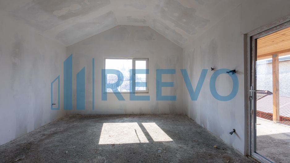 Clădire și teren pentru investiție, central Roman - Poză 53