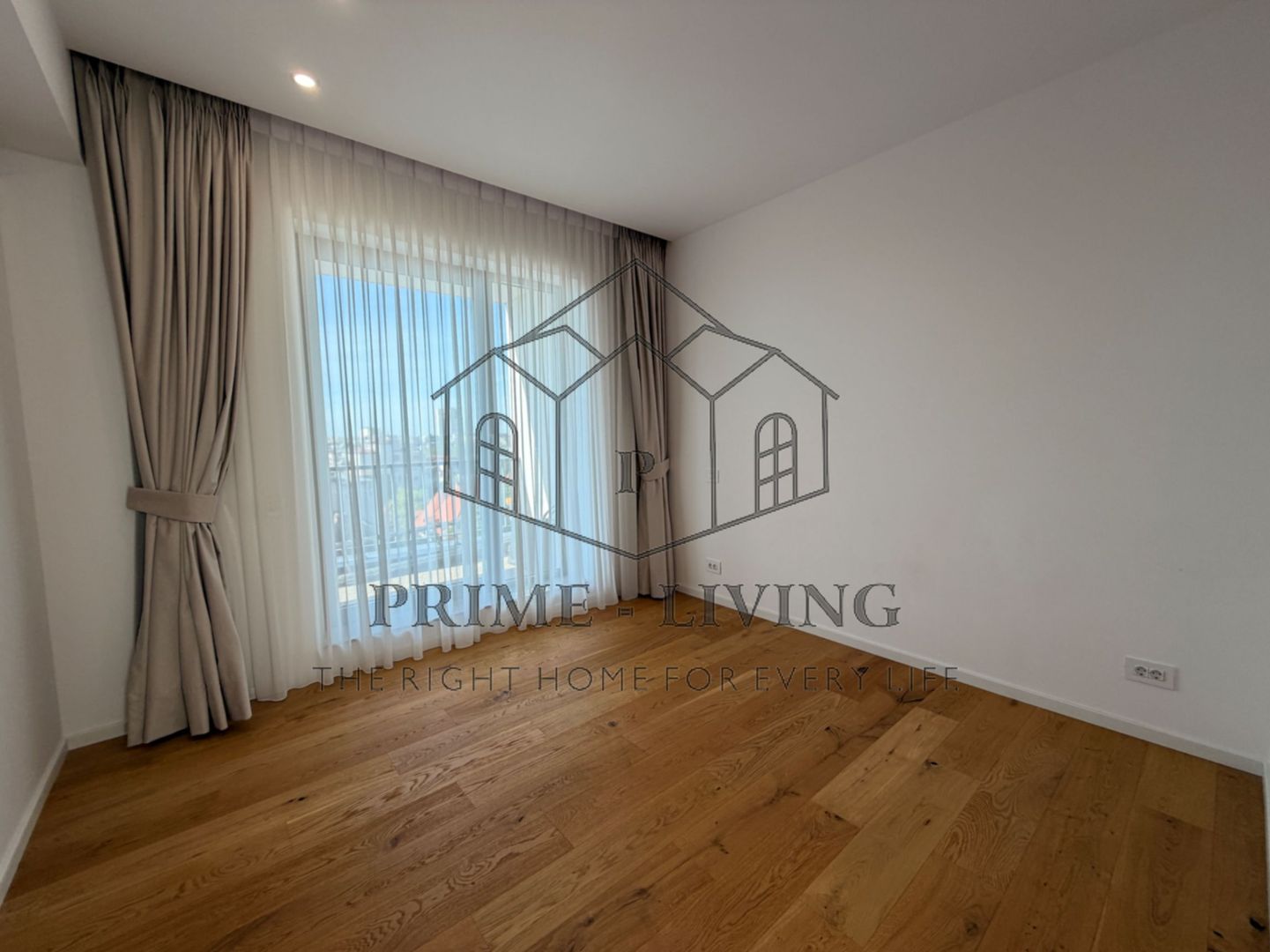 Penthouse lux cu 4 camere in zona ambasadelor - Poză 12