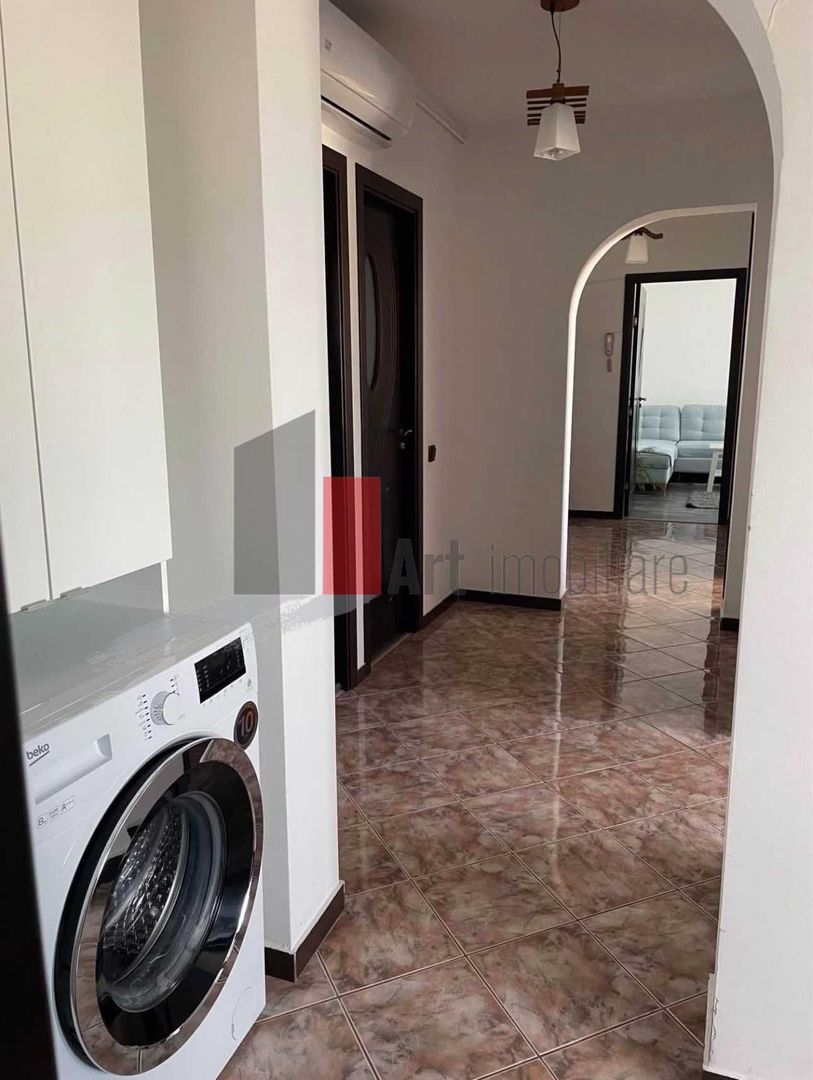 Inchiriez apartament 3 camere  si loc de parcare in zona Piata Gorjului - Poză 1