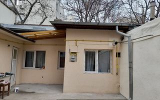 Dristor, Piata Ramnicu Sarat, casa - Poză 1