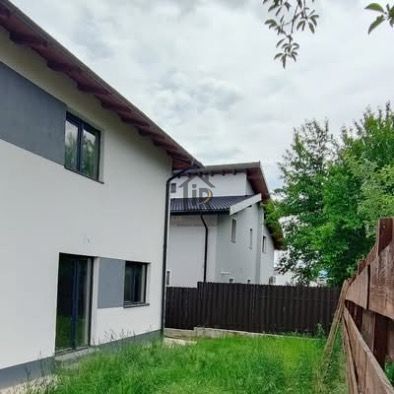Casa tip duplex Horpaz Miroslava - Poză 1