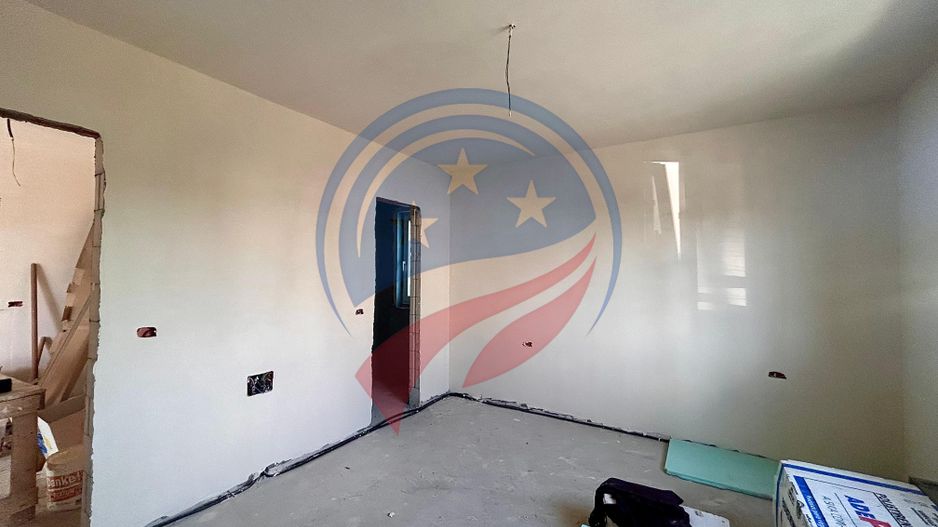 Vilă cu 4 camere de vânzare in Craiova - Poză 8