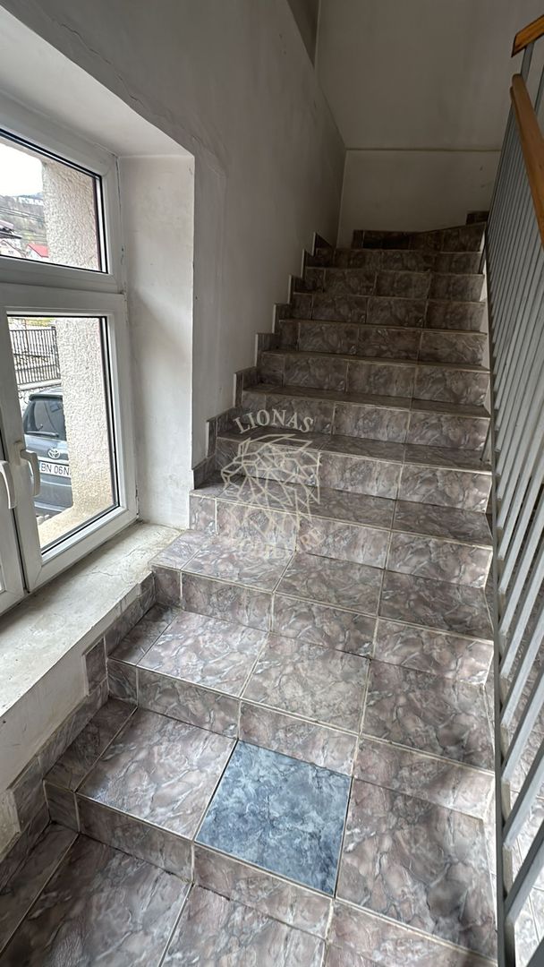 Spatiu central -ideal locuire /pensiune/cabinet/birouri- Sangeorz-Bai - Poză 10