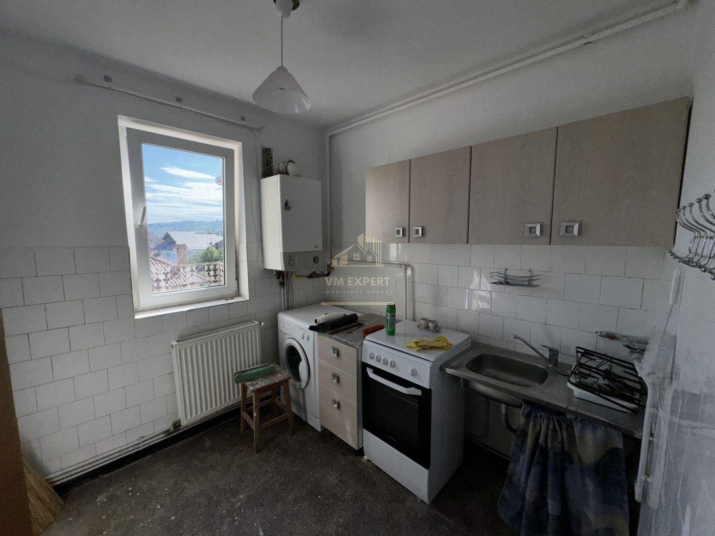 APARTAMENT 2 CAMERE, ETAJ 3, CAMPULUNG, ARGES - Poză 3