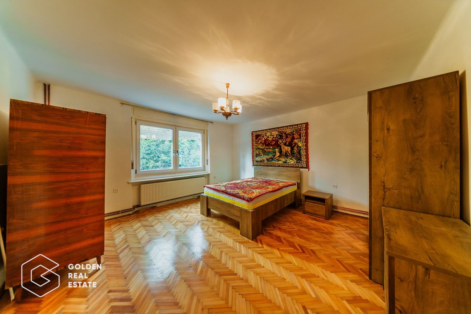 Vila superba, P+E,  Cuvin, 9 camere, 200 mp si teren 1300 mp plus anexa 3 camere - Poză 13