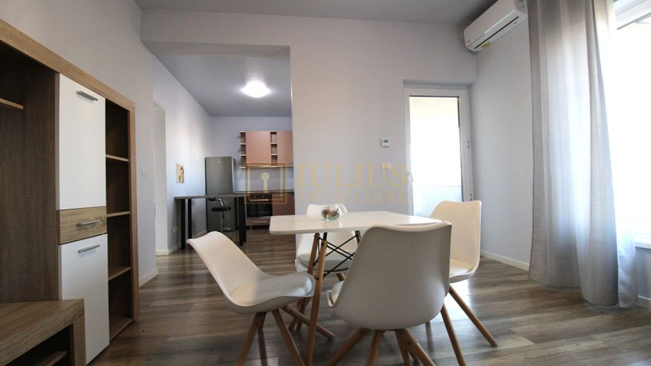 Casa cu 3 camere, locuri de  parcare, curte - Poză 4