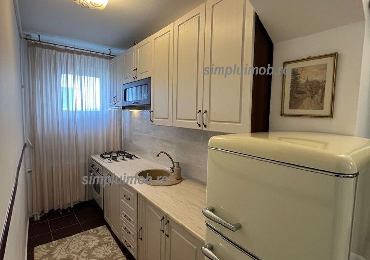 Superbă, mobilată, utilată, buncăr antiatomic Dristor  Rm. Sărat - Poză 6