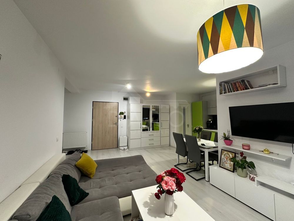 Vand Apartament cu 2 camere + un loc de parcare - Poză 4