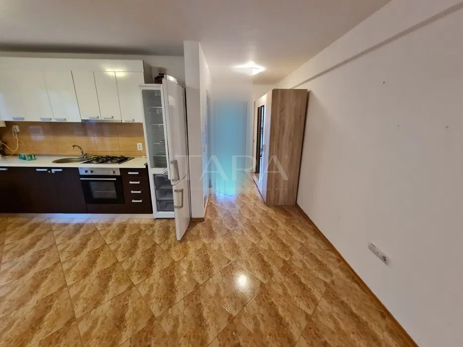 Apartament cu 3 camere, 2 balcoane, etaj 1, Parc Poligon. - Poză 2