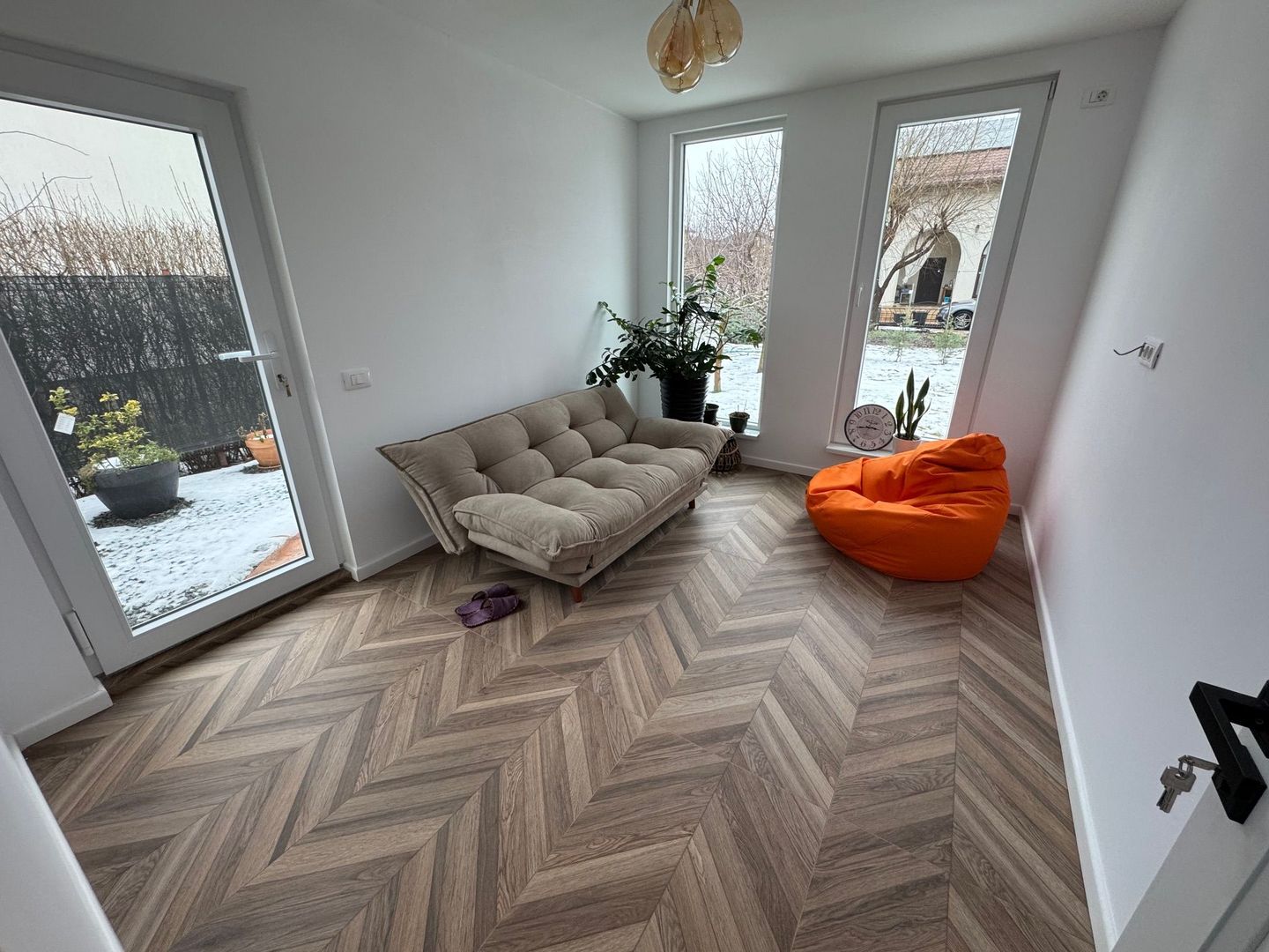 PRIMA CHIRIE, Casa pe parter, 3 camere, 70m2, 23 AUGUST - Poză 13