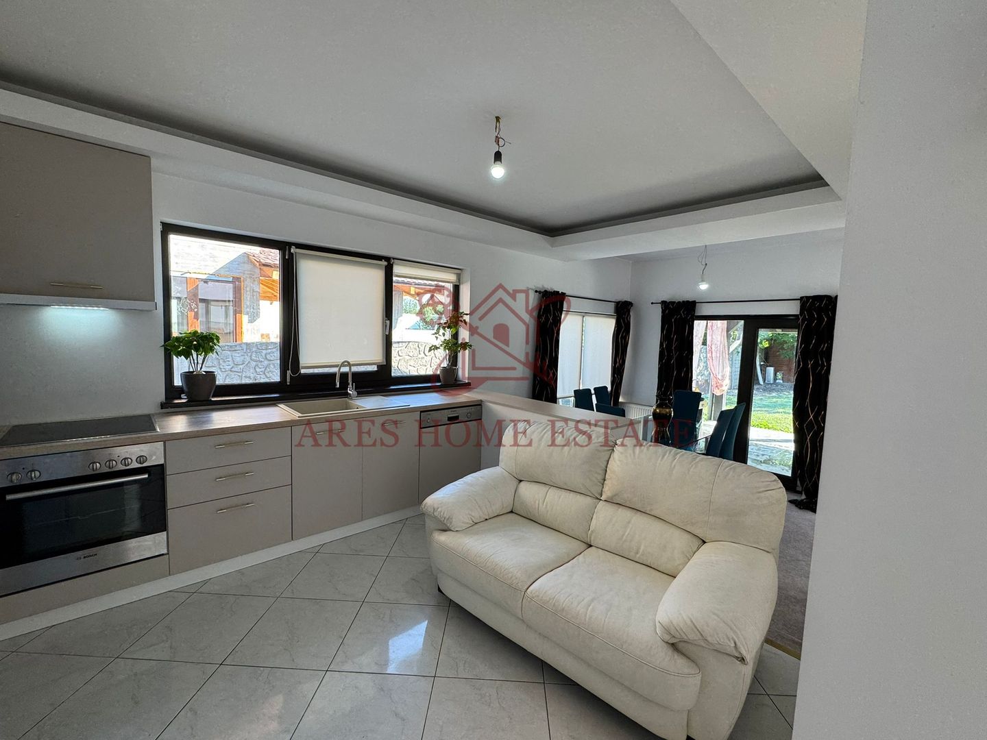 Casă individuală, 5 camere, garaj si curte, comision 0 - Poză 8