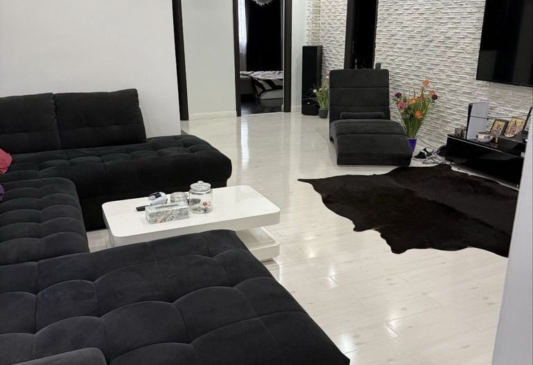 URGENT!, proprietate in vila, GARAJ, FARA RISC SEISMIC, NEGOCIABIL - Poză 2