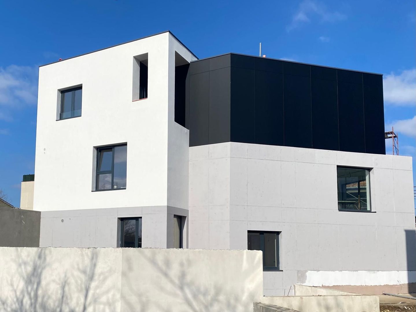 Casă Exclusivistă în Băneasa/Sisești – Design Nonconformist și Spațiu Generos - Poză 3