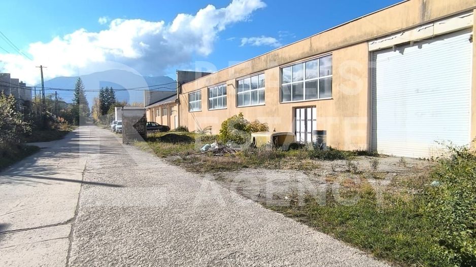 Hală de vânzare – Parcul Industrial Tohanul Vechi, Zărnești - Poză 1