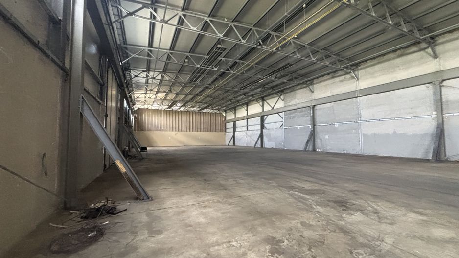 Depozit cu showroom de inchiriat de 1600 mp - Poză 20