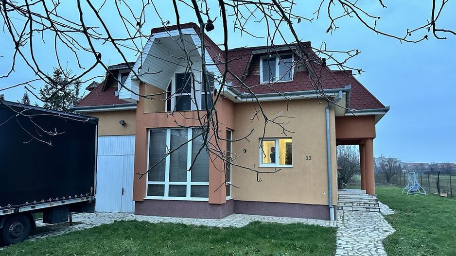 BRASADAS vinde casa 6 cam 16 ari 205mp renovat 2017 BLAGA - Poză 3
