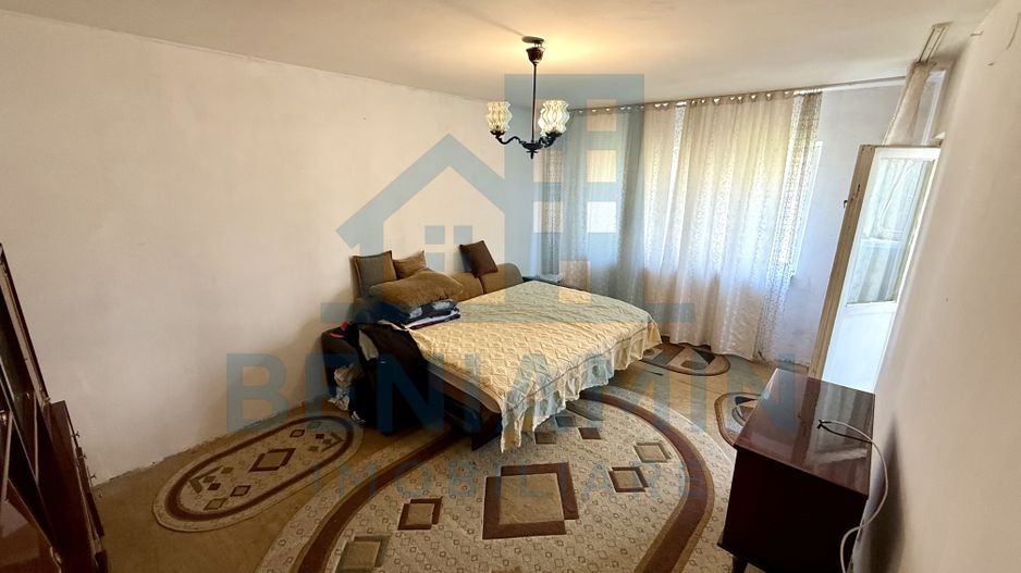 2 decomandate - etaj 3 - 53mp - teava de gaze - 1981 - Rovine - Iorga - Poză 1