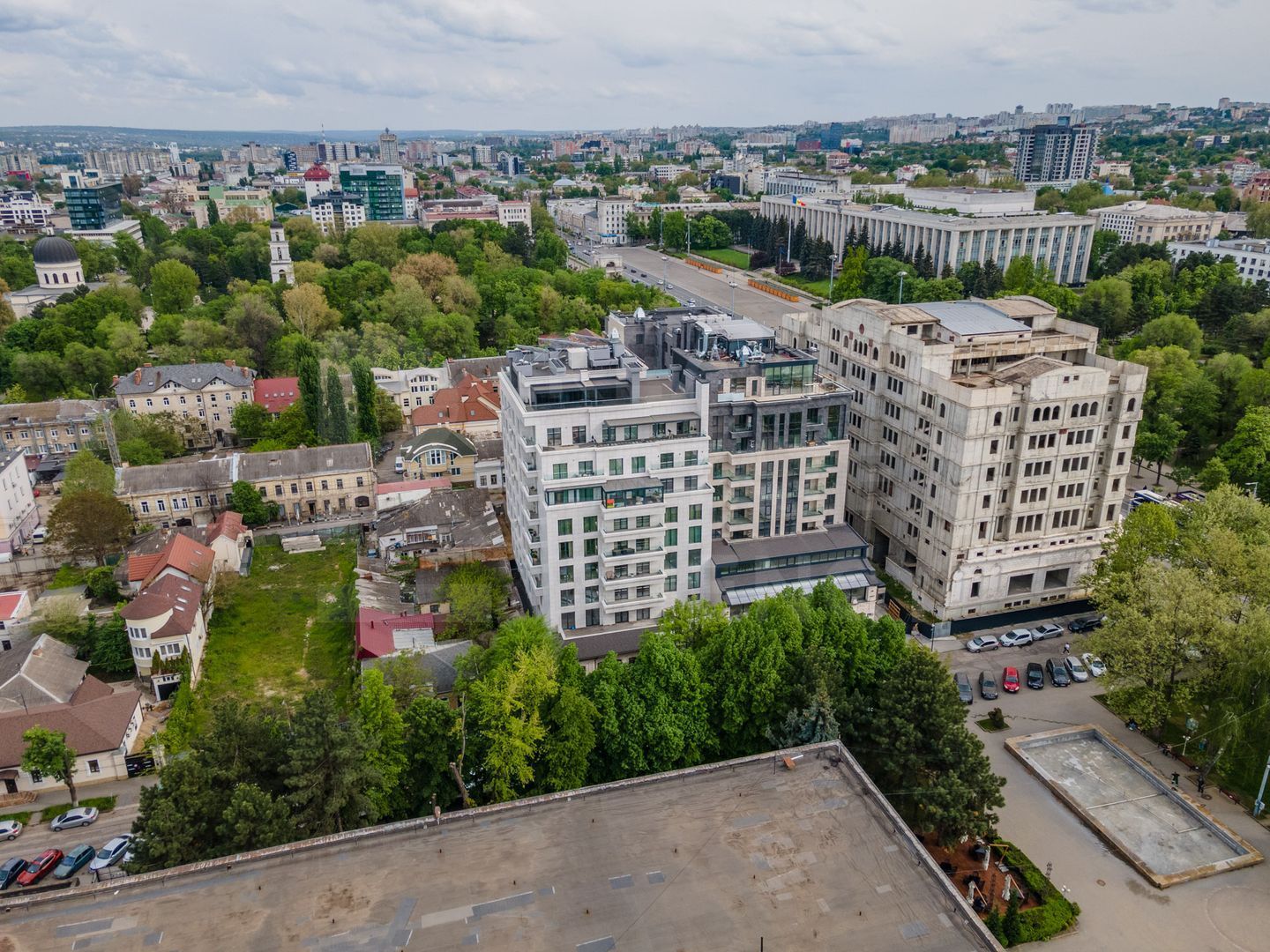 Chirie apartament PREMIUM în inima Chișinăului – Square Residence - Poză 14
