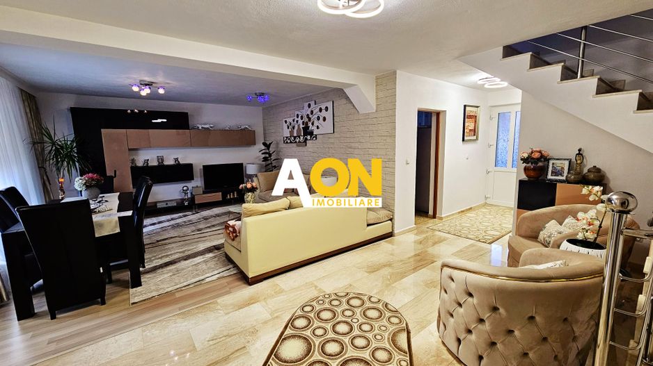 Casa tip triplex ( capat ), 4 camere, P+M, curte amenajata, Bărăbanț - Poză 2