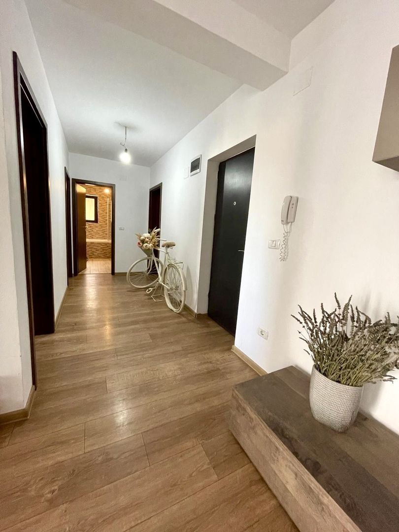 APARTAMENT IN VILA - Poză 8