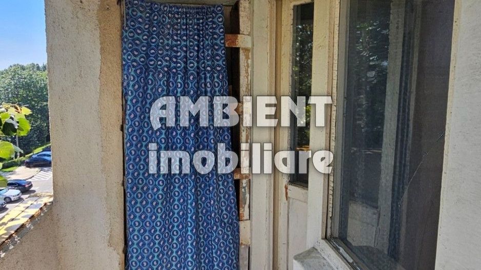 Apartament cu 4 camere, etaj 3, nerenovat, zona ULTRACENTRALA; - Poză 11