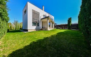 Casa individuala, 5 camere, garaj, teren 648 mp, panorama, cartierul Europa - Poză 1