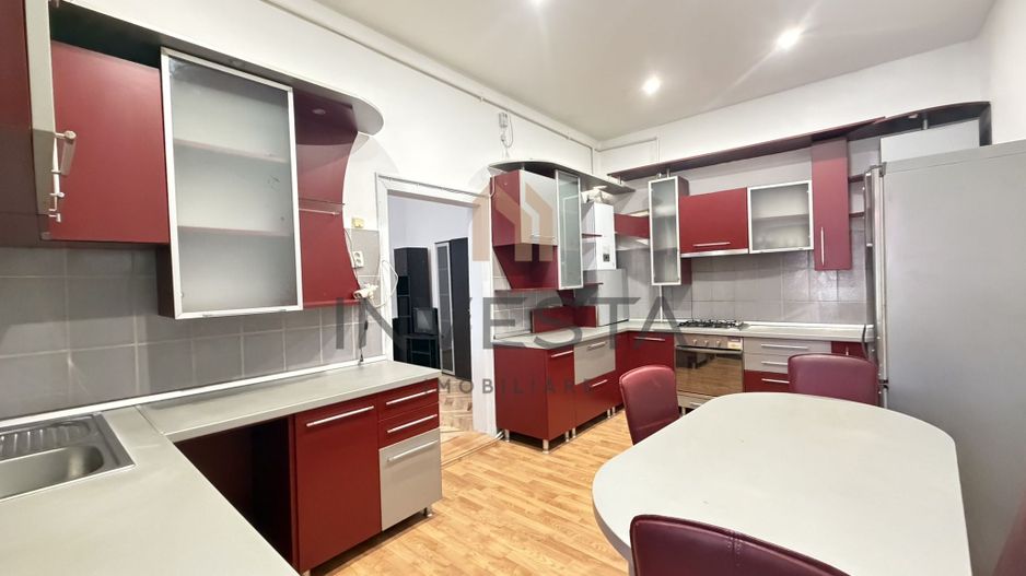 Casa cu 4 camere de inchiriat cu 2 locuri de parcare, zona 7 Strazi - Poză 2
