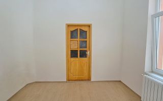 Tineretului, 350 metri metrou, casa 2 camere + curte, pretabil birou - Poză 4