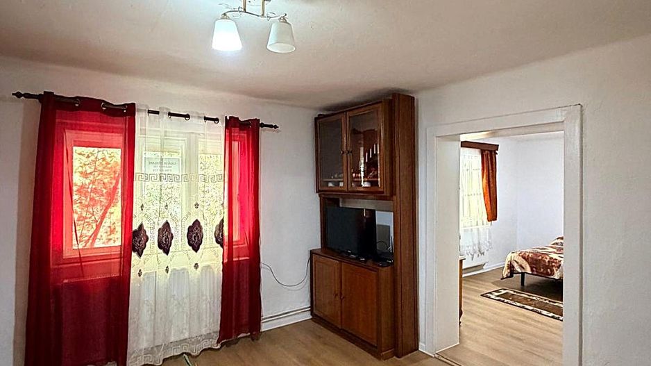 Casa de vanzare 1500 mp Cugir zona linistita - Poză 3