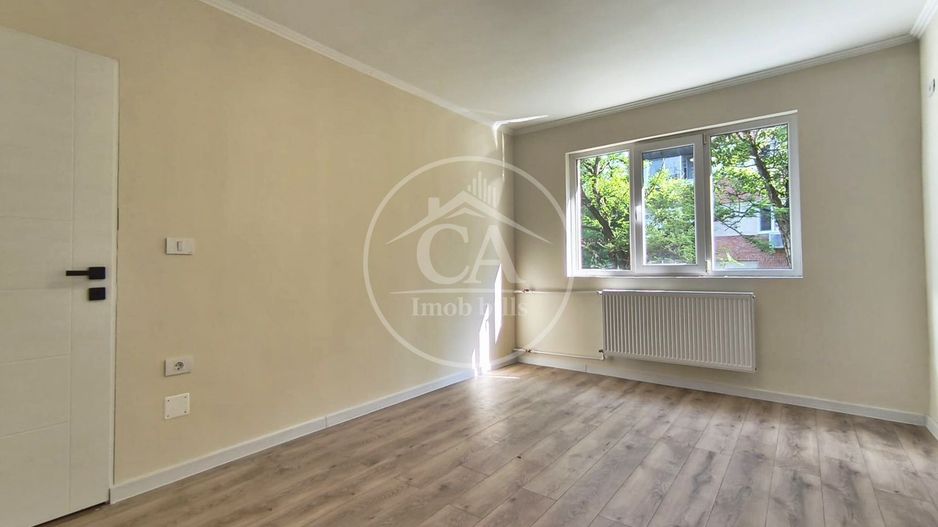 Apartament de vânzare cu 2 camere în zona Rogerius, Oradea - Poză 2